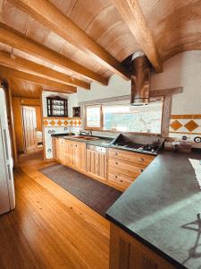 Aguilhões River House