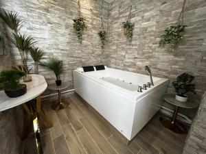 Pentagone 1 SPA PRIVE