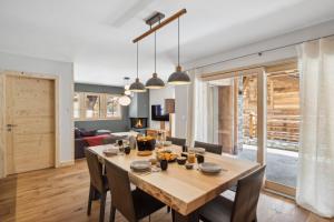 Chalet Larchwood by Mrs Miggins