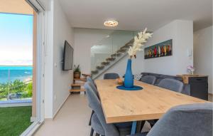 2 Bedroom Awesome Apartment In Nin 