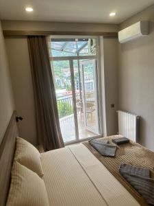 Gonio N802 Beachfront Mountain view apartment