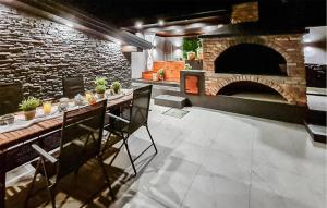 Nice Home In Karlovac With Wifi