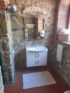 Cozy barn in the green