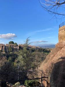 Maisons de vacances Maison charmante - Roquebrune-sur-Argens - Terrasse et vue : photos des chambres