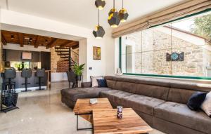 Beautiful Home In Poljaci