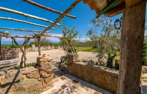 1 Bedroom Gorgeous Home In Poljica 