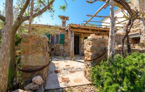 1 Bedroom Gorgeous Home In Poljica