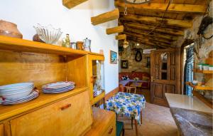 1 Bedroom Gorgeous Home In Poljica