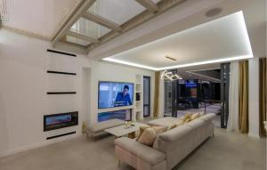 Cozy Home In Grubine With Sauna 