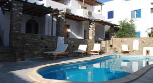 Siroco's Rooms And Studios Paros Greece