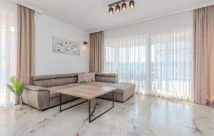 Stunning Home In Vrsi With Wifi