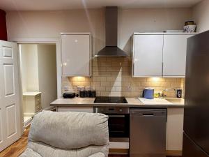 1 Bed Flat - Sleeps 3 - Pets - Parking - Wifi