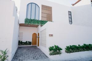 Melviano Suite & Villa