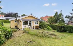 2 Bedroom Cozy Home In Allinge - Hasle