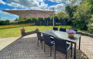 Nice Home In Oudeschoot With Wifi