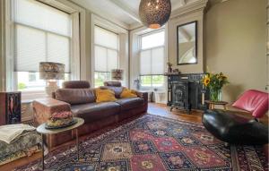 Nice Home In Oudeschoot With Wifi