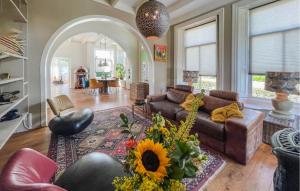 Nice Home In Oudeschoot With Wifi