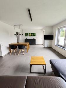 Große Ferienwohnung Gartenblick mit Terrasse