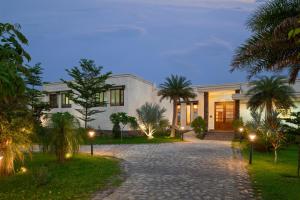 Olive Trotter, Nangal