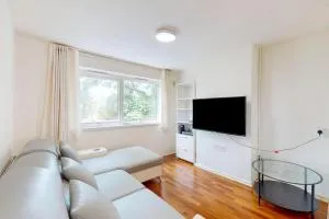 1Bed Maisonette with Free Parking in Crystal Palace - West Norwood