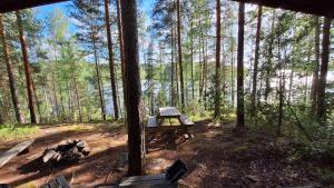 Metsäsydän mökki Mettäpöyröö