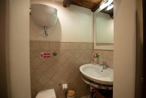 Terme Apartment by Mamo Florence