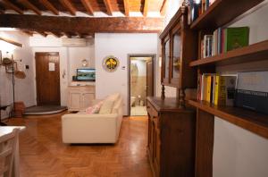 Terme Apartment by Mamo Florence