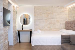 Christian Studio Apartments