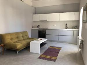 Bright and airy Village Studio Maisonette