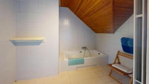 Villas Charmante Demeure Piscine au Calme Parc Tennis : photos des chambres