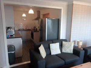 Self Catering Spacious 2 Bed Apartment with sea views