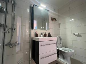 Sunny gateaway Room in Lerstad, Suitable for two guests