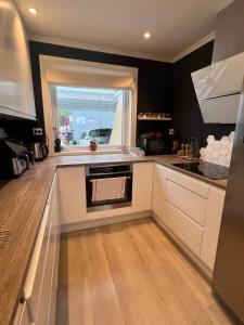 Sunny gateaway Room in Lerstad, Suitable for two guests