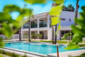 Palm Beach Resort - Àrbatax