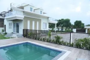 Raj Farms Luxury Villa and Private Pool Near Kukus - Dhānd