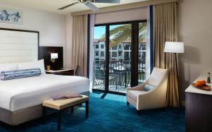 King Room - Disability Access room in Naples Bay Resort and Marina
