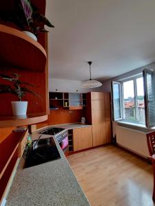 3 room Apartment near the train station and center