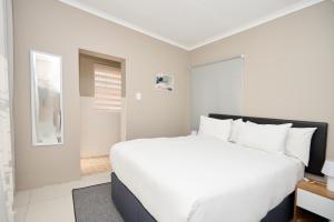 Sunny villa with pool and garden