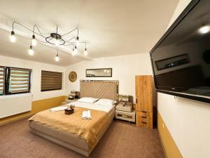 Golden Escape - Charming Studio in Prime Location