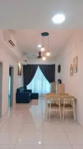 EM Homestay Sutera Avenue - 甘榜森布兰
