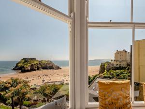2 Bed in Tenby FB175