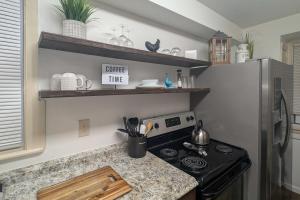 Walk to Restaurants and Shops Apt in Pennsylvania!