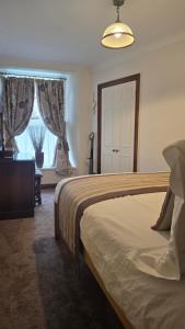 Lyndale self-catering apartment Sleeps 4