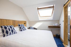 The Dingle Pub Rooms