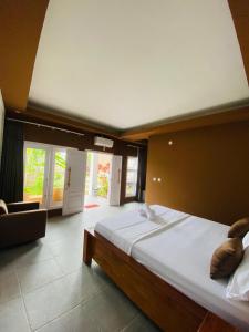 Phòng Giường Đôi Có Sân Hiên (Double Room with Terrace)