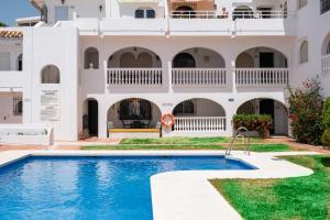 Don Alberto Blue Pearl by Alfresco Stays