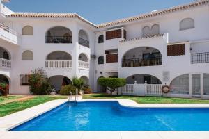 Don Alberto Blue Pearl by Alfresco Stays