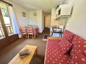 Charmant T2 à Demi-Quartier, 1 chambre, balcon, parking, casier à skis, proche forêt et espaces verts - FR-1-597-32