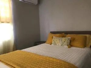 Chez Crix - New Town