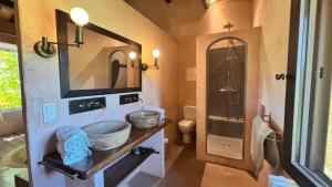 Maisons de vacances Le Mas de Bonnety - Magnifique mas 12 personnes au Pied du Mont Ventoux : photos des chambres